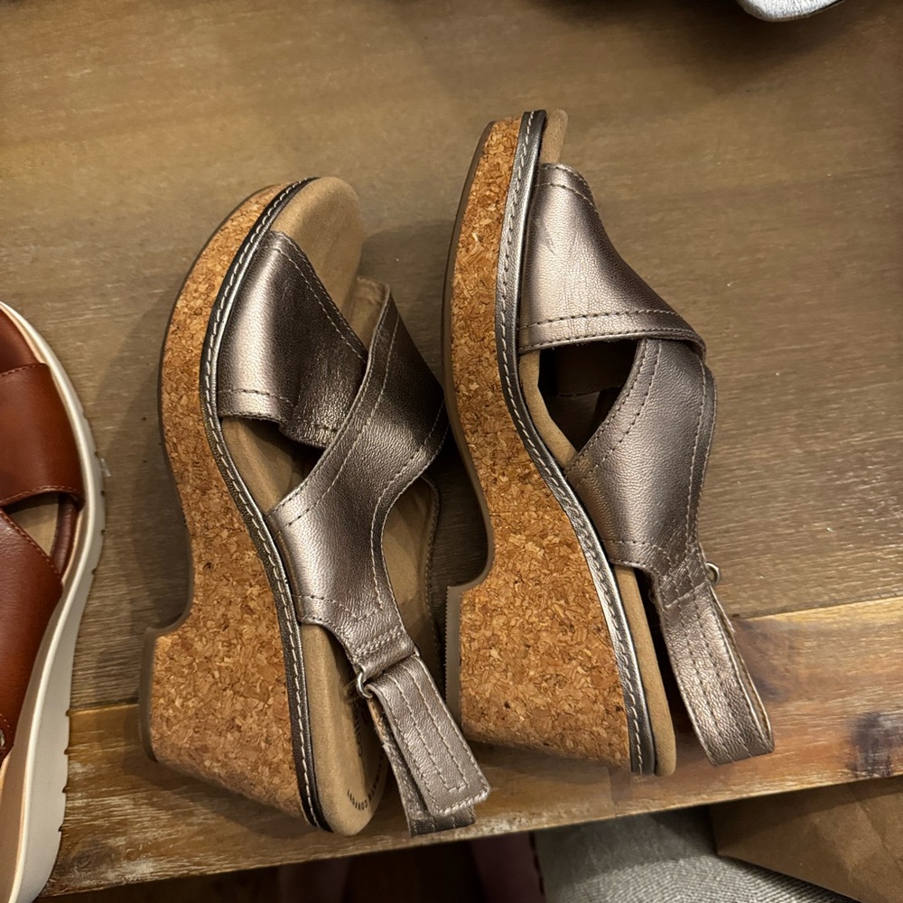 Clarks Women's Bronze Sandals - Picture 2 of 4